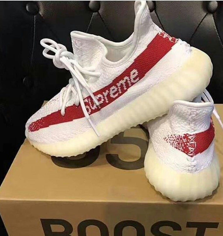 Les  Adidas Yeezy 350 Boost V2 Mono Mist Femme ,  entre Adidas et Kanye West, sont emblématiques pour leur design innovant et leur confort inégalé.
