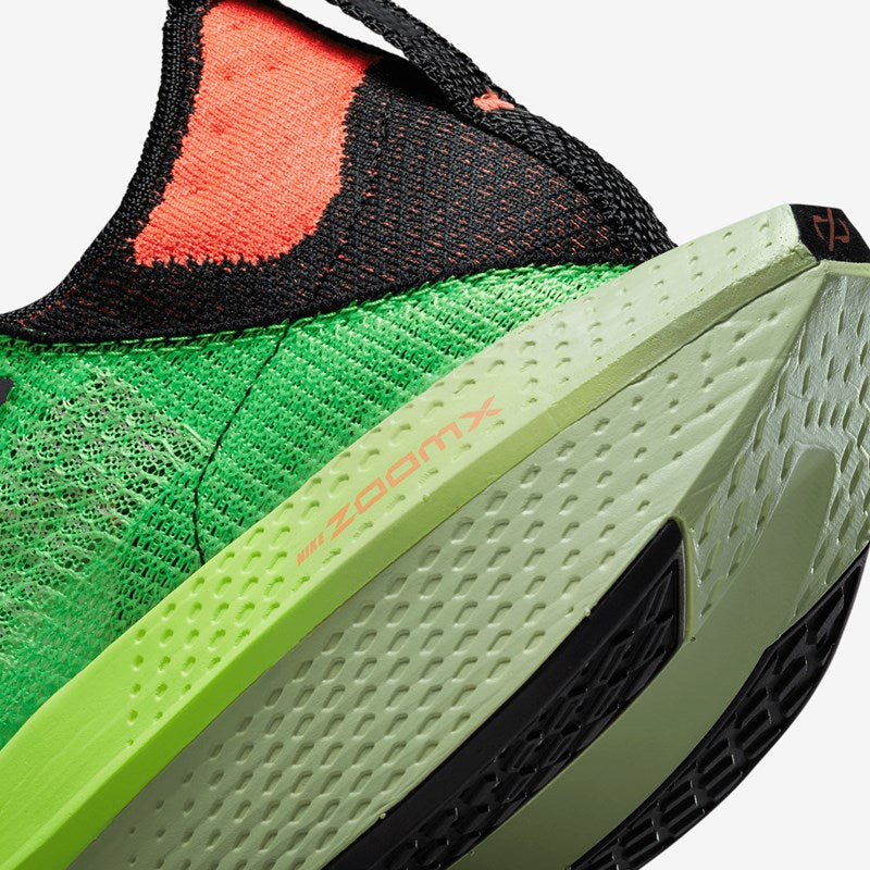 Les baskets Nike Air Zoom Femme se démarquent par leur design sportif et moderne, conçu pour maximiser les performances exceptionnelles 