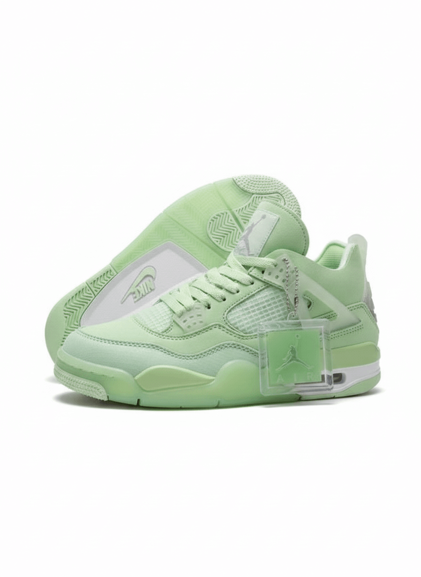 Premièrement : Les baskets Air Jordan 4 Femme se distinguent par leur design iconique et leur capacité à allier style et fonctionnalité.