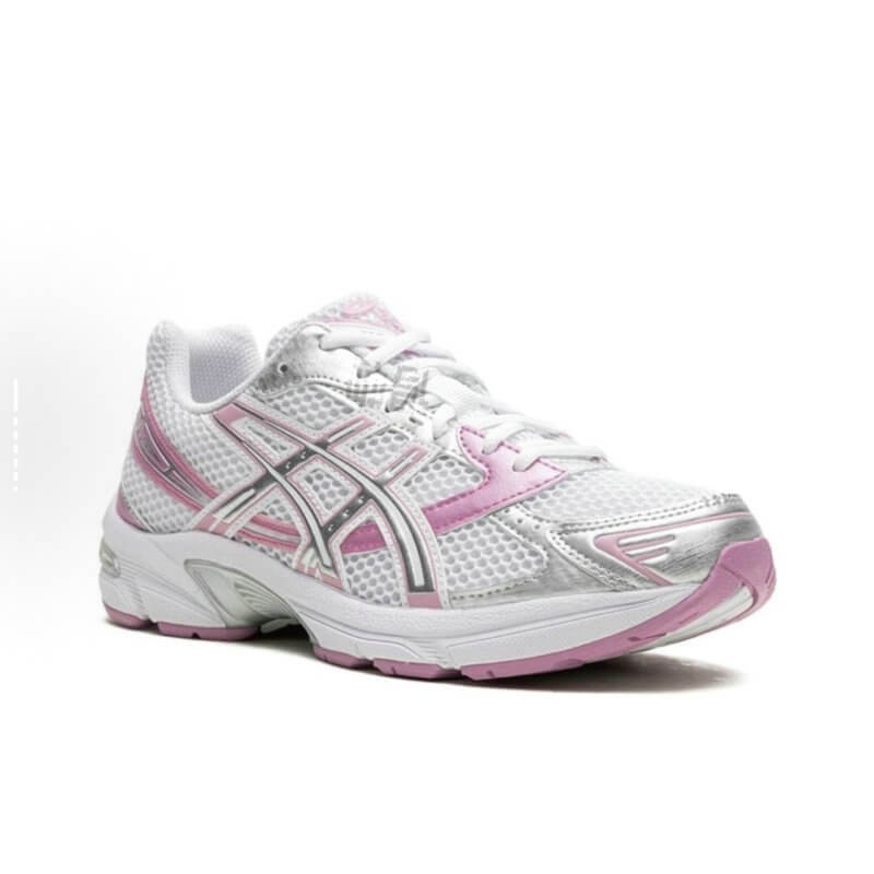 Premièrement :Les baskets Asics  offrent une combinaison parfaite de style et de performance. Leur design élégant et leurs technologies de pointe les rendent idéales pour les coureurs et les amateurs de mode.