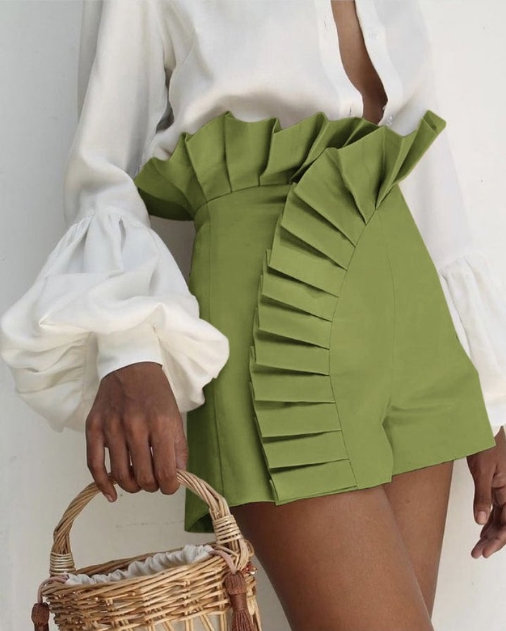 Premièrement : Ce Short taille haute froncé à ourlet volants femme.