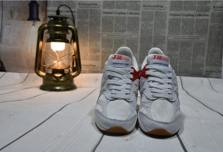 Les baskets New Balance Femme se démarquent par leur esthétique moderne et intemporelle, ainsi que par leur héritage sportif emblématique.