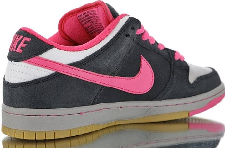 les baskets Nike SB Dunk femme Low sont un témoignage de l'engagement de Nike à combiner style et innovation.