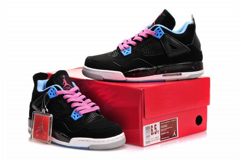 Premièrement : Les baskets Air Jordan 4 Femme se distinguent par leur design iconique et leur capacité à allier style et fonctionnalité.