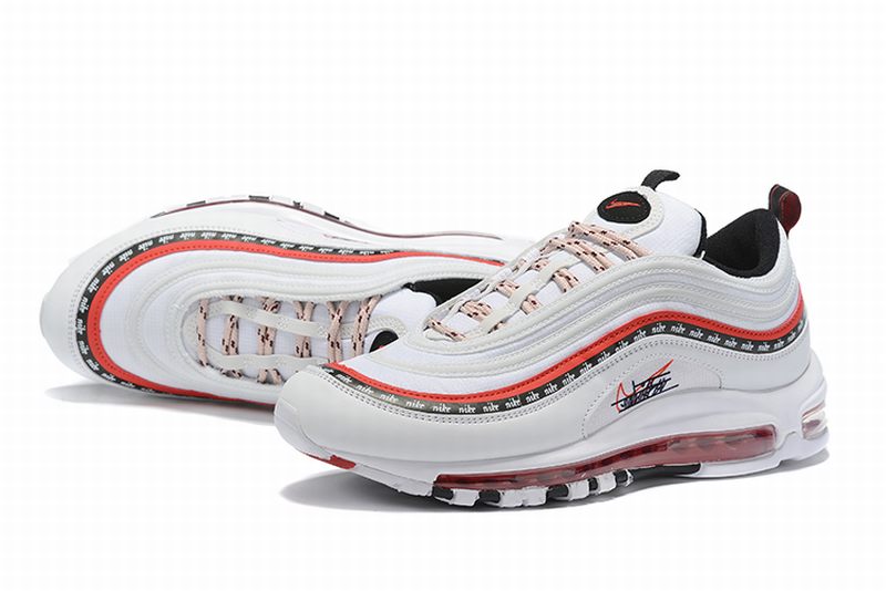Premièrement, les baskets Nike Air Max 97 Femme incarnent un design emblématique et audacieux.