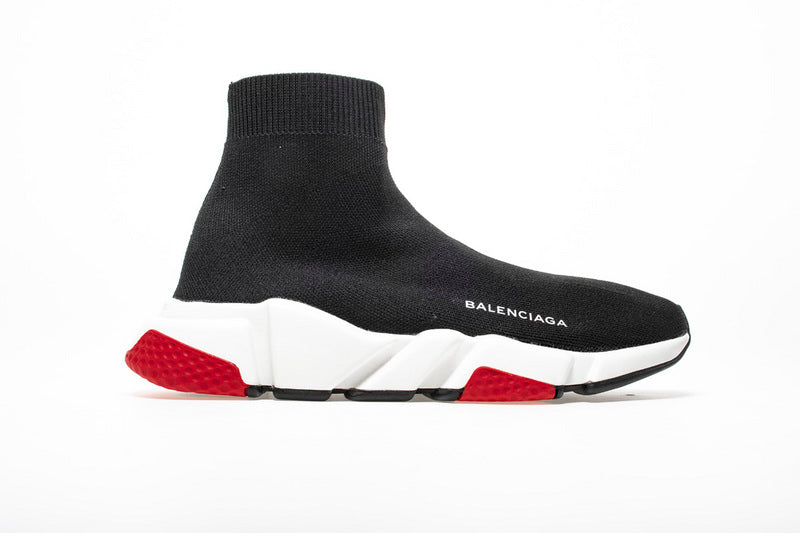 les sneakers Balenciaga Triple S "Beige Green Yellow" Femme sont un témoignage de l'engagement de Balenciaga à combiner style et innovation.