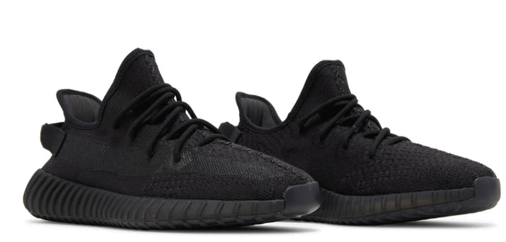 Les  Adidas Yeezy 350 Boost V2 Mono Mist Femme ,  entre Adidas et Kanye West, sont emblématiques pour leur design innovant et leur confort inégalé.