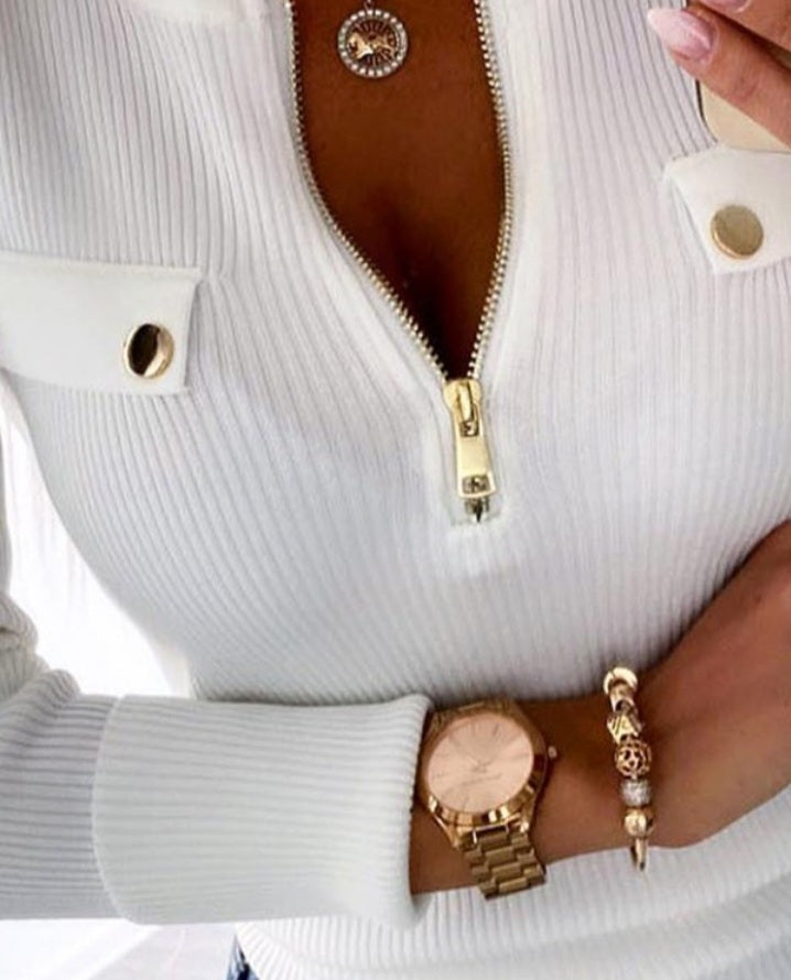 Round neck knitted sweater with zip closure