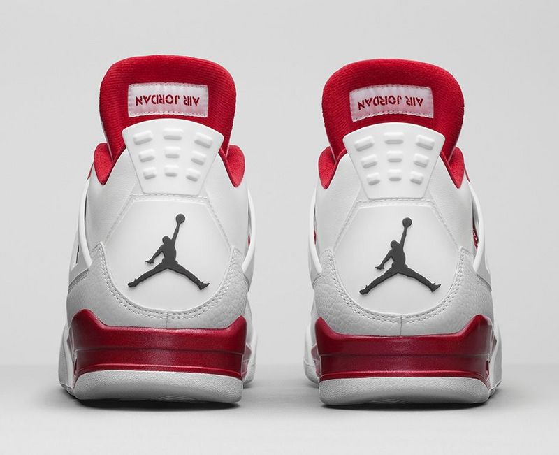 Premièrement : Les baskets Air Jordan 4 Femme se distinguent par leur design iconique et leur capacité à allier style et fonctionnalité.