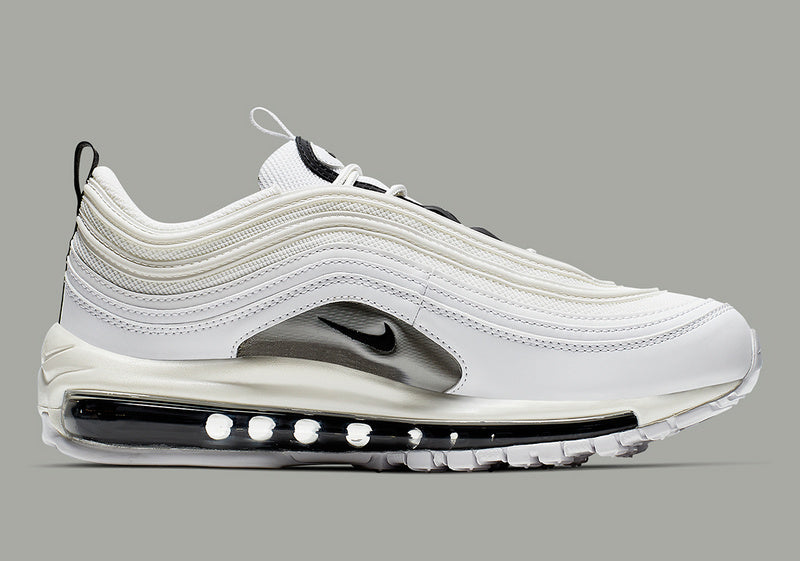 Premièrement, les baskets Nike Air Max 97 Femme incarnent un design emblématique et audacieux.

Inspirées des lignes fluides des trains à grande vitesse japonais.