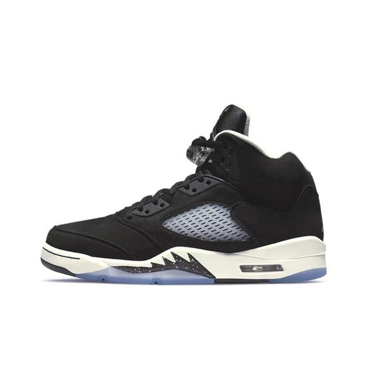 Les baskets Air Jordan 5 Femme permettent de personnaliser votre style tout en bénéficiant d’un confort supérieur.
