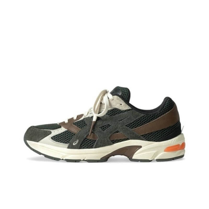 Premièrement :Les baskets Asics  offrent une combinaison parfaite de style et de performance. Leur design élégant et leurs technologies de pointe les rendent idéales pour les coureurs et les amateurs de mode. 