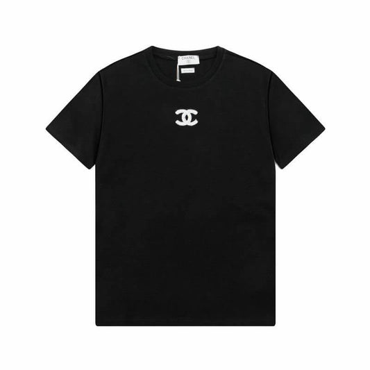 les T-shirts Chanel Femme offrent une élégance et un confort inégalés. Au meilleur prix. Le moins cher design emblématique.