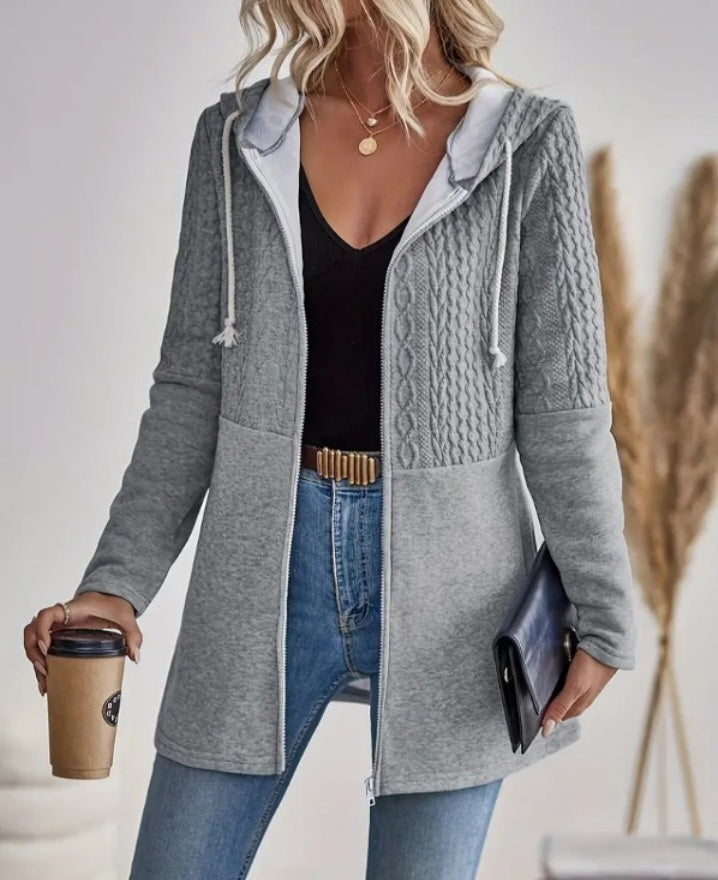 Premièrement : Adoptez un look chic et confortable avec ce Manteau décontracté à capuche avec fermeture éclair et texture torsadée femme 