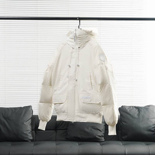 Résultat de l'évolution emblématique de la marque Canada G00se Femme, la Doudoune Canada G00se Femme est un témoignage de l'engagement de Canada G00se à combiner style,