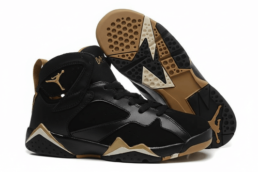 Premièrement, les baskets Air Jordan 7 Femme se distinguent par leur design iconique et leur confort exceptionnel.