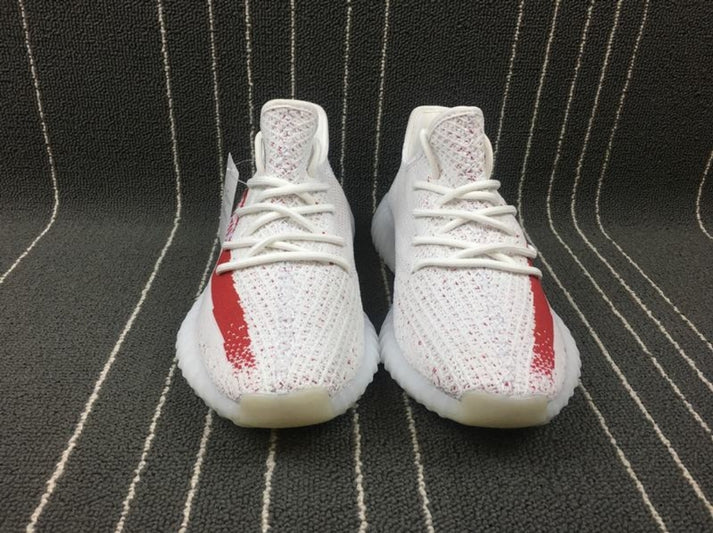 Les  Adidas Yeezy 350 Boost V2 Mono Mist Femme ,  entre Adidas et Kanye West, sont emblématiques pour leur design innovant et leur confort inégalé.