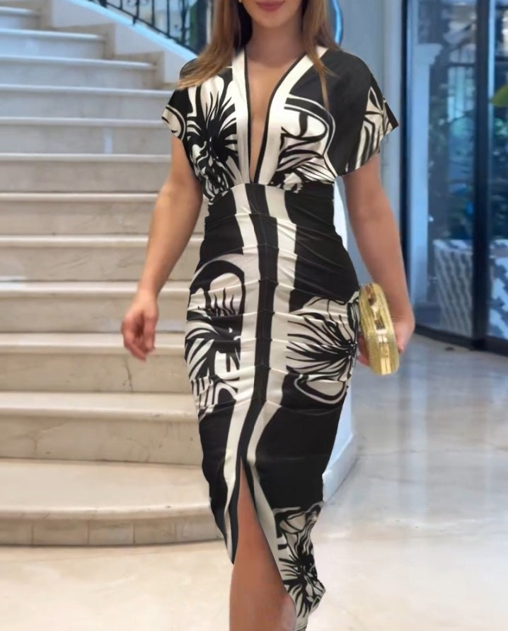 Premièrement : La  Robe moulante vintage baroque à manches longues et décolleté en V plongeant Femme.