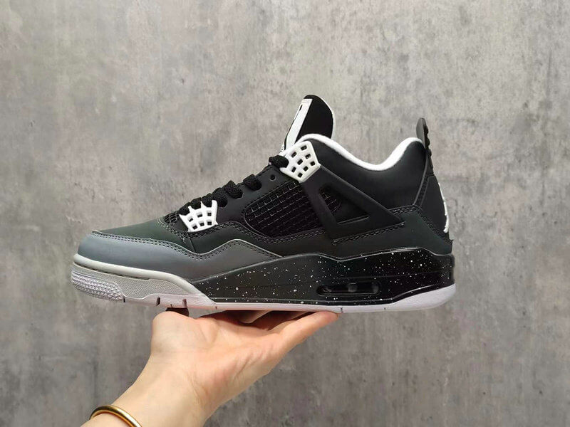 Premièrement : Les baskets Air Jordan 4 Femme se distinguent par leur design iconique et leur capacité à allier style et fonctionnalité.