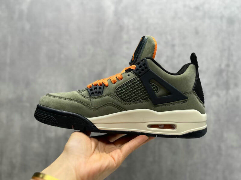 Premièrement : Les baskets Air Jordan 4 Femme se distinguent par leur design iconique et leur capacité à allier style et fonctionnalité.