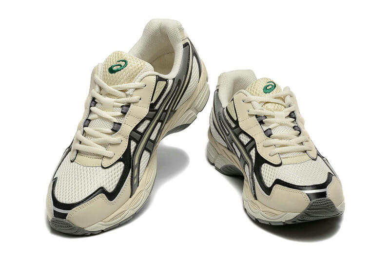 Résultats de l'engagement emblématique de la marque Asics à combiner style et innovation, les sneakers Asics Femme  sont des pièces maîtresses de la mode sportive.