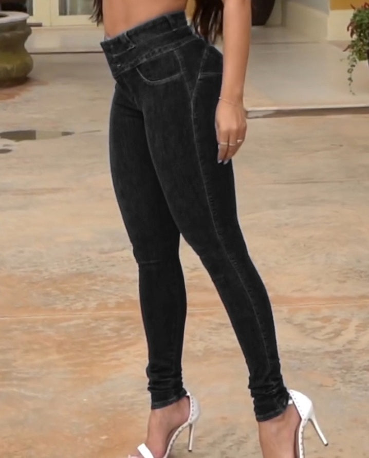 Premièrement : Mettez vos courbes en valeur avec élégance grâce à ce Jean skinny taille haute boutonné sur le devant avec effet rehausseur de fesses , pantalon décontracté femme.
