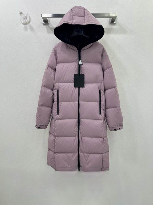 Premièrement : Les doudounes Moncler Femme, ainsi que les manteau Moncler Femme, incarnent un style et un raffinement incomparables.