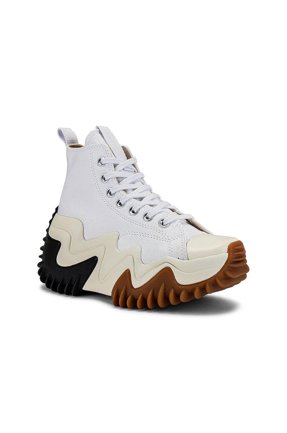 Premièrement : Les baskets Converse Femme se distinguent par leur design iconique et leur esthétique vintage.