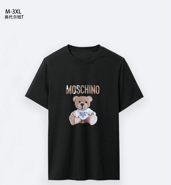 Premièrement : les T-shirts Moschino Femme offrent une élégance et un confort inégalés.