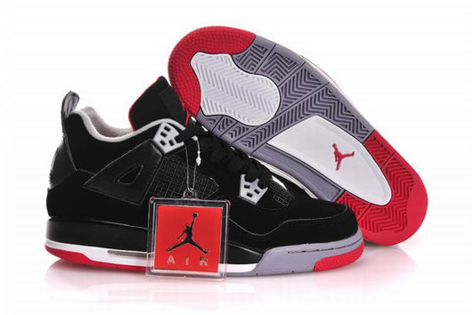 Premièrement : Les baskets Air Jordan 4 Femme se distinguent par leur design iconique et leur capacité à allier style et fonctionnalité.