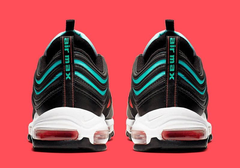 Les baskets Nike Air Max 97 Femme  sont des pièces maîtresses de la mode. Avec un look décontractée style iconique tendance olution emblématique de la ligne Nike, les Nike Air Max 97 sont un témoignage de l'engagement de Nike à combiner style et innovation.