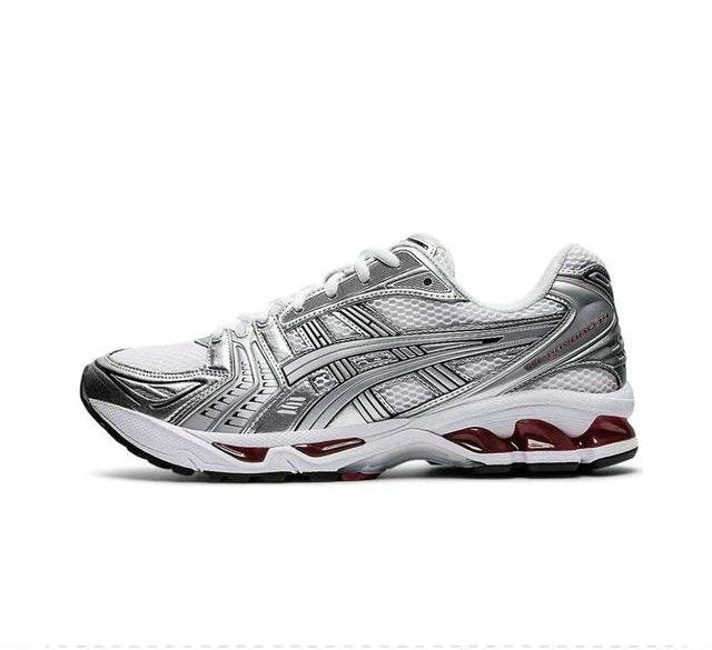 Premièrement :Les baskets Asics GEL-KAYANO offrent une combinaison parfaite de style et de performance. Leur design élégant et leurs technologies de pointe les rendent idéales pour les coureurs et les amateurs de mode