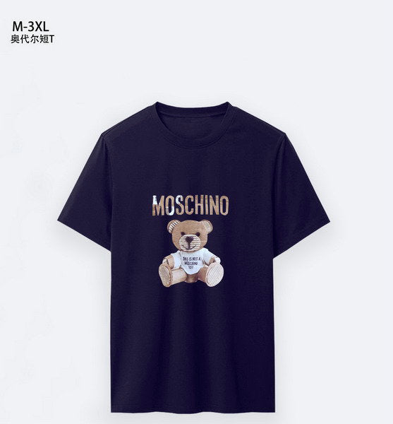 Premièrement : les T-shirts Moschino Femme offrent une élégance et un confort inégalés.
