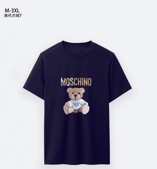 Premièrement : les T-shirts Moschino Femme offrent une élégance et un confort inégalés.