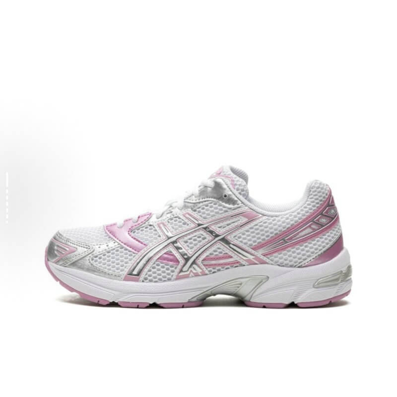 Premièrement :Les baskets Asics  offrent une combinaison parfaite de style et de performance. Leur design élégant et leurs technologies de pointe les rendent idéales pour les coureurs et les amateurs de mode.