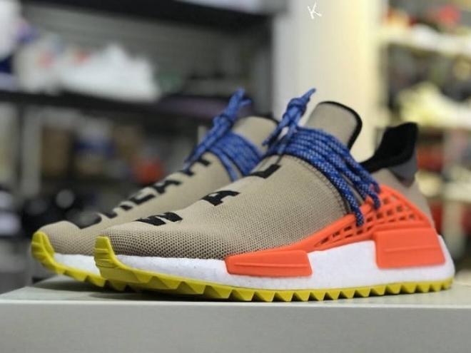 Adidas Human Race " NMD Pharrell Pale Nude " Women's beige sneakers