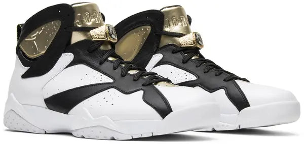 Premièrement, les baskets Air Jordan 7 Femme se distinguent par leur design iconique et leur confort exceptionnel.