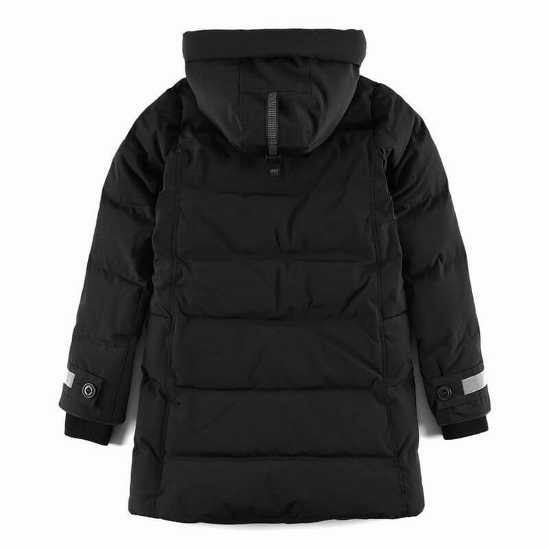 Résultat de l'évolution emblématique de la marque Canada Goose, la doudoune Canada Goose Parka Femme est un témoignage de l'engagement de Canada Goose à combiner style,