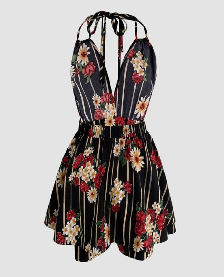 Premièrement : La Combinaison dos nu à col en V avec ourlet à jupe et ceinture froncée femme.