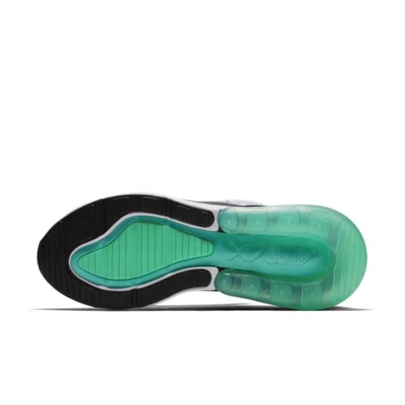 Les baskets Nike Air Max 270 Plus Femme combinent deux des modèles les plus emblématiques de la marque : les Air Max 270 et les Air Max Plus.