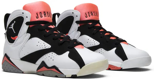 Premièrement, les baskets Air Jordan 7 Femme se distinguent par leur design iconique et leur confort exceptionnel.