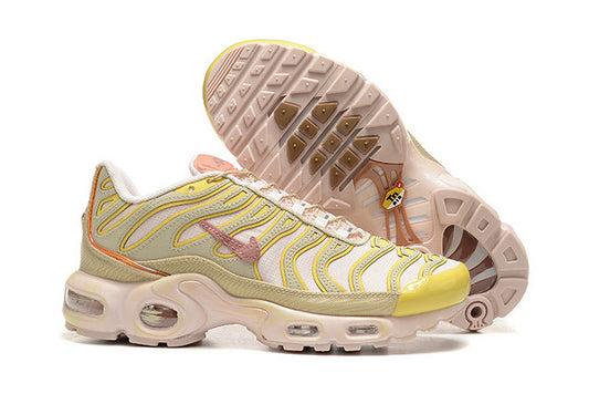 Résultats de l'évolution emblématique de la ligne Nike, les Nike TN Air Max Plus Femme sont un témoignage de l'engagement de Nike à combiner style et innovation.