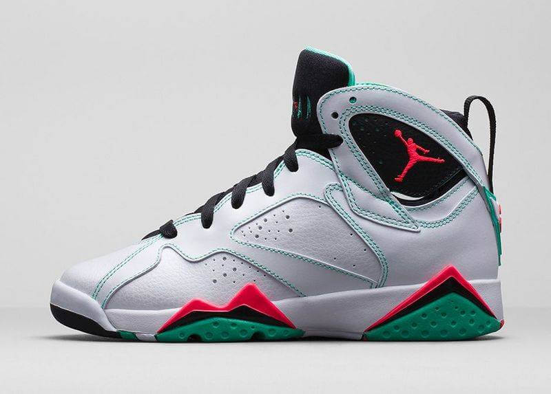 Premièrement, les baskets Air Jordan 7 Femme se distinguent par leur design iconique et leur confort exceptionnel.