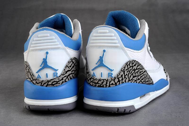 Premièrement, les baskets Air Jordan 3 Femme sont un symbole de style intemporel et de performance de haut niveau.
