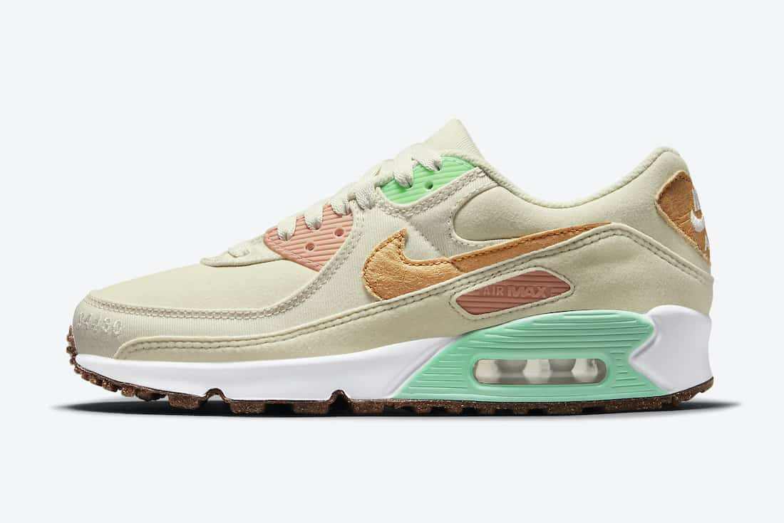 Les baskets Nike Air Max 90 Futura sont des pièces maîtresses de la mode.
