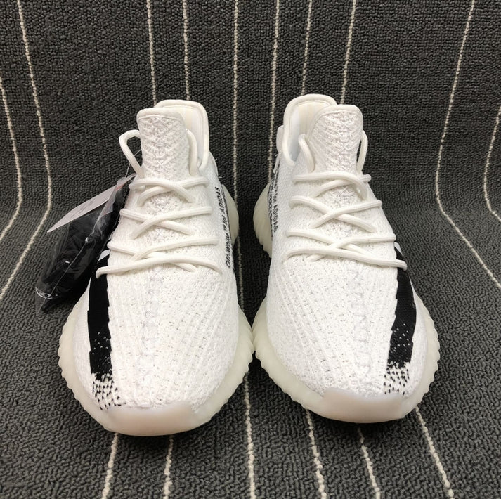 Les  Adidas Yeezy 350 Boost V2 Mono Mist Femme ,  entre Adidas et Kanye West, sont emblématiques pour leur design innovant et leur confort inégalé.