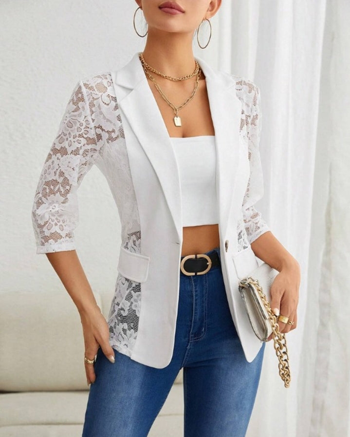 Premièrement : Apportez une touche de raffinement et de modernité à votre look avec ce Manteau blazer transparent avec patch en dentelle et rabat à bouton unique femme.
