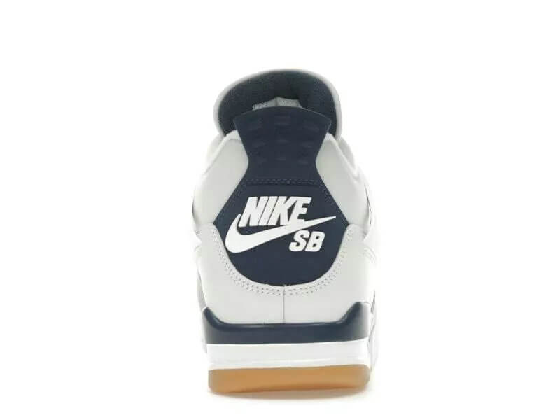Premièrement : Les baskets Air Jordan 4 Femme se distinguent par leur design iconique et leur capacité à allier style et fonctionnalité.