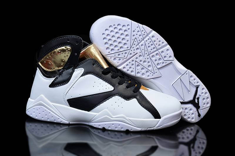 Premièrement, les baskets Air Jordan 7 Femme se distinguent par leur design iconique et leur confort exceptionnel.