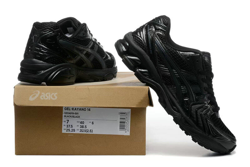 Premièrement :Les baskets Asics GEL-KAYANO offrent une combinaison parfaite de style et de performance.